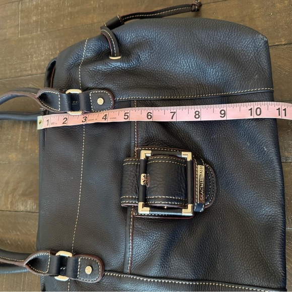 Isaac Mizrahi Navy pebbled leather Shoulder Bag - Picture 13 of 16